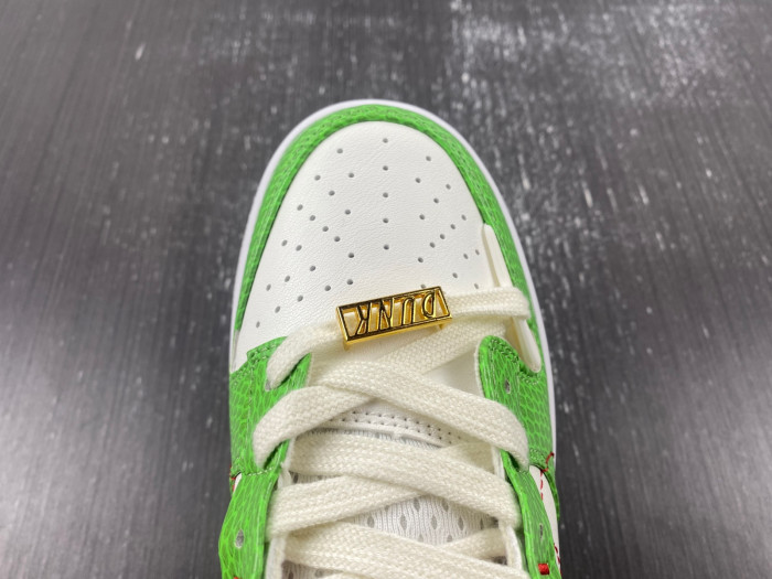 wmns dunk low disrupt 2