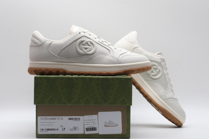 G*u*i* trainer sneaker92