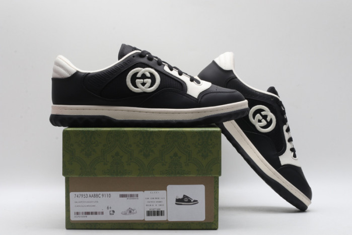 G*u*i* trainer sneaker96