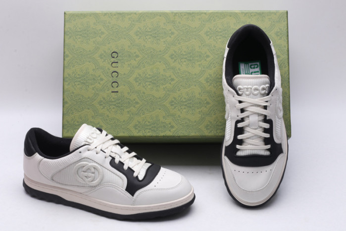 G*u*i* trainer sneaker95