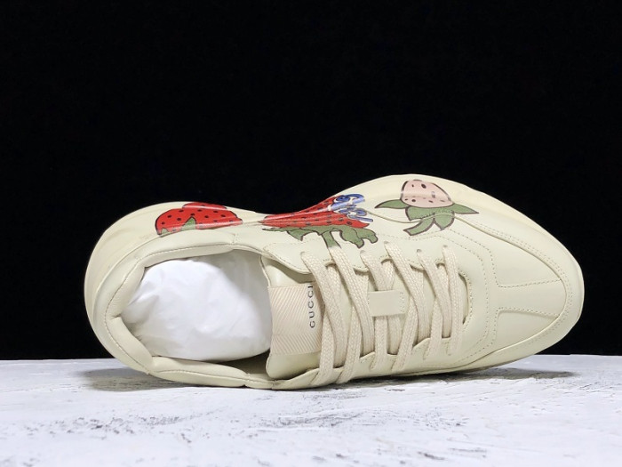 G*u*i* rhyton sneaker