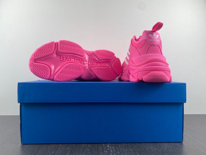 Balenciaga TRIPLE S SNEAKER 8000065