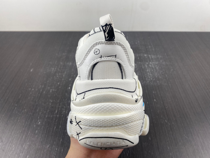 Balenciaga TRIPLE S SNEAKER 8000098
