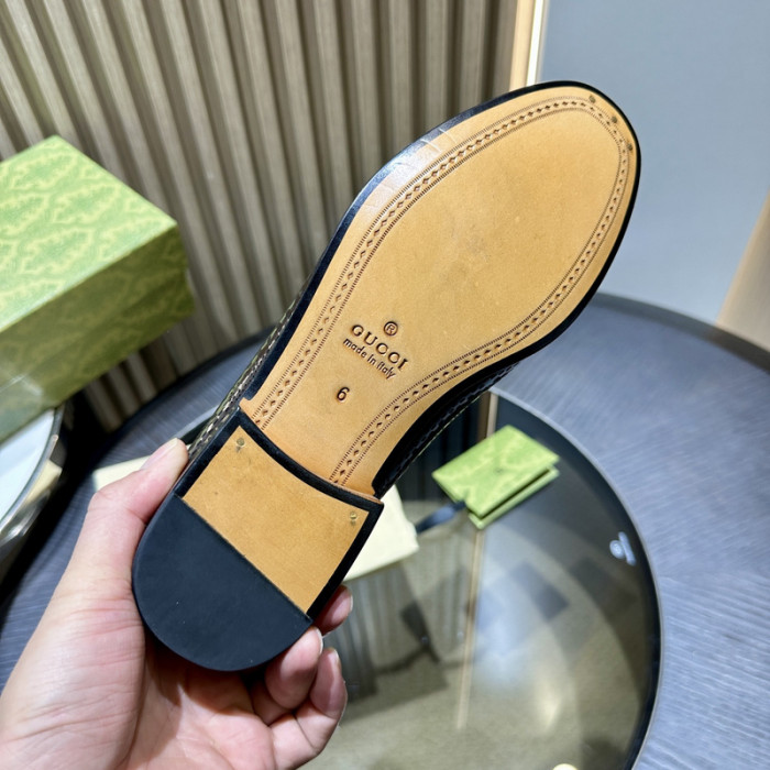 G*u*i* loafers gc183