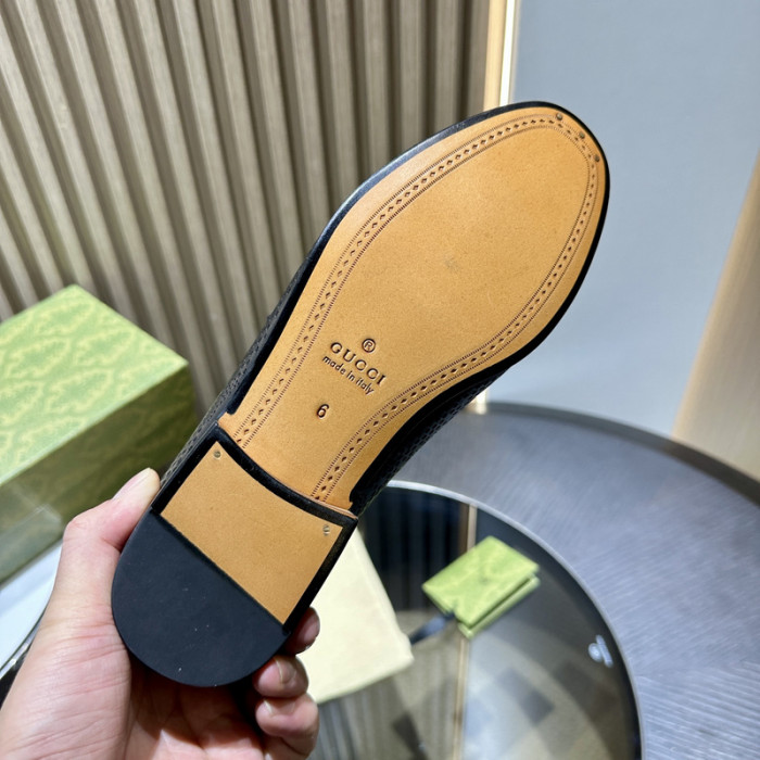 G*u*i* loafers gc181