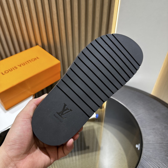 L&V sandal 187
