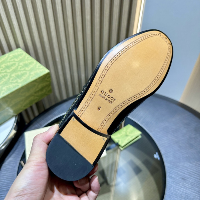 G*u*i* loafers gc182